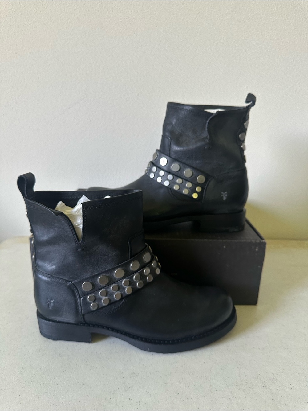 Frye Veronica Stud Bootie Black Leather Studded Moto Boots 7.5 New